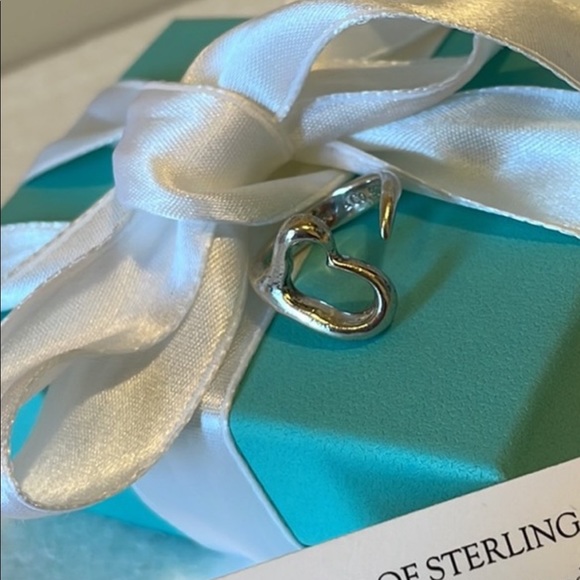 Tiffany 7 Co Elsa Peretti Sterling Silver Open Heart size 6 - Picture 2 of 14